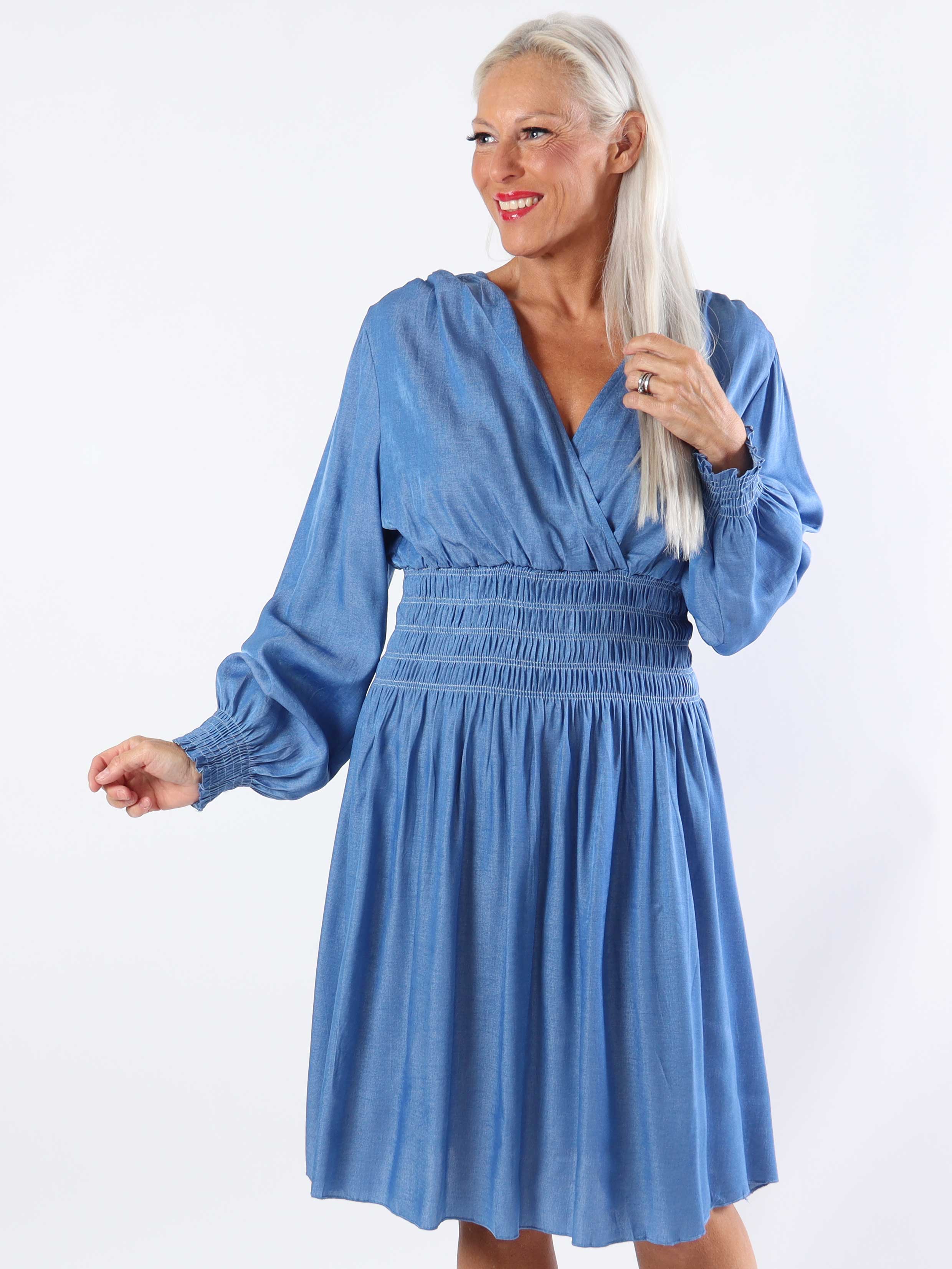 Pams Denim Short L/S - Plus size klänning med smock i midjan